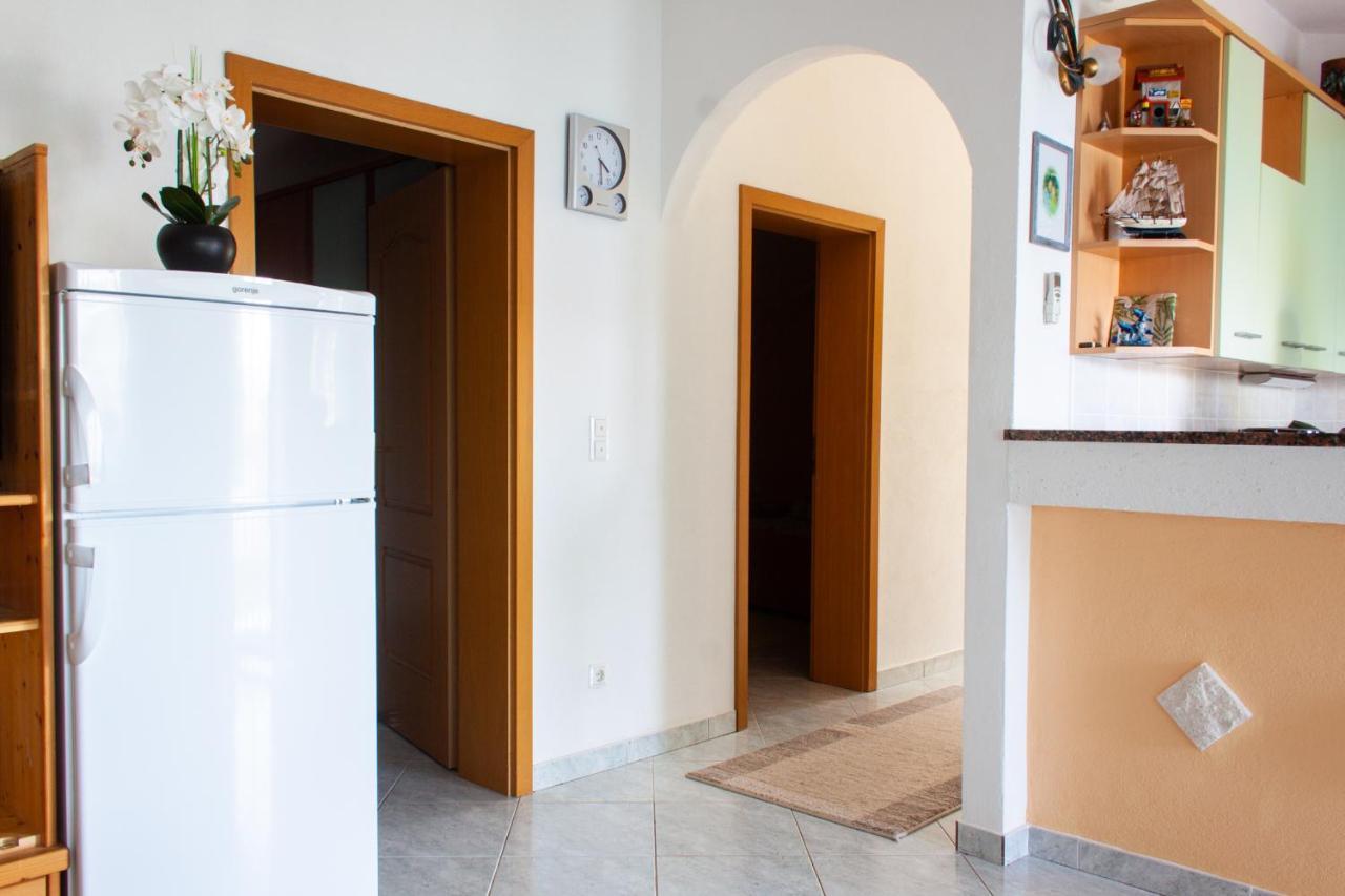 Marcel Apartment Mit Meerblick Trogir Exterior photo