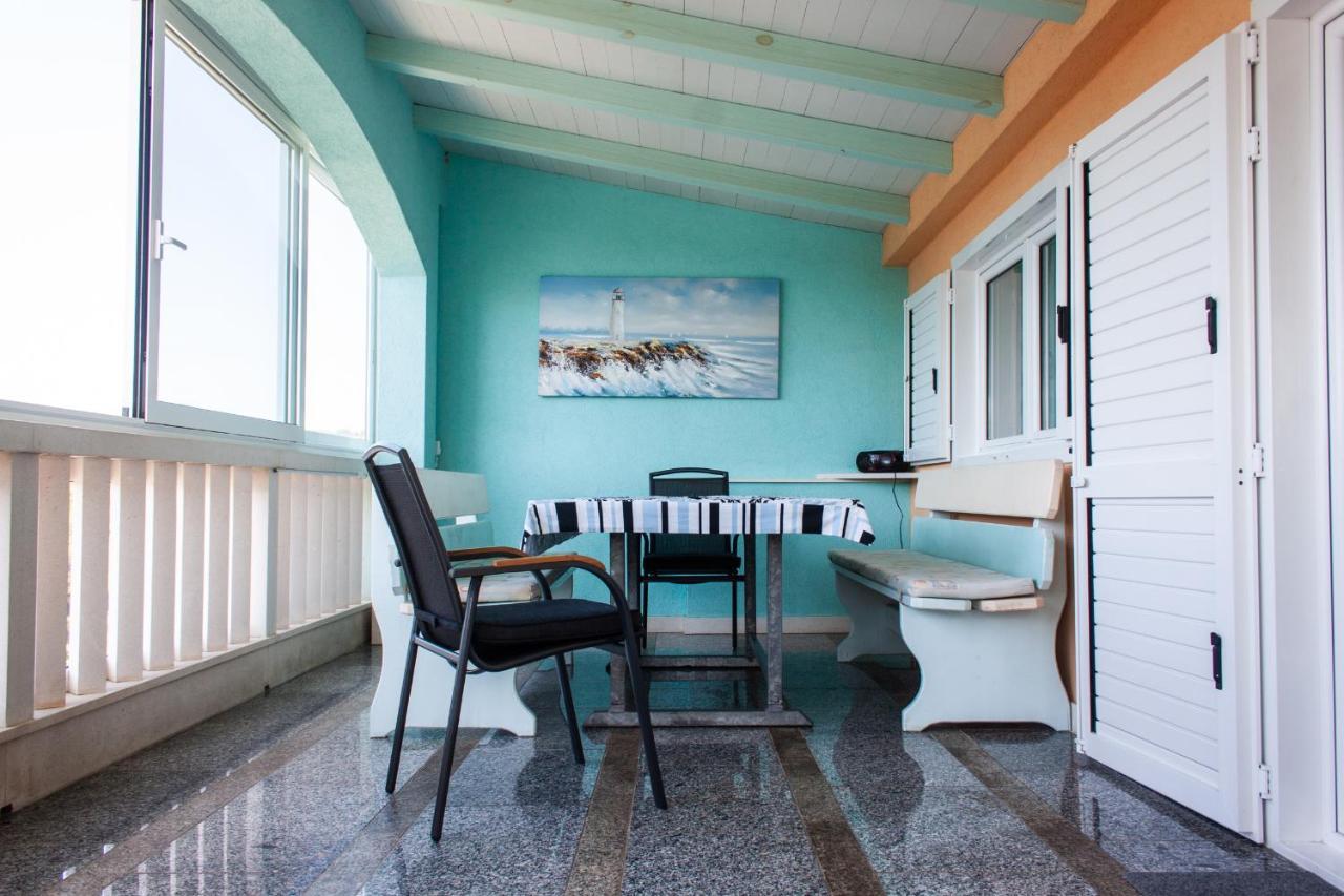 Marcel Apartment Mit Meerblick Trogir Exterior photo