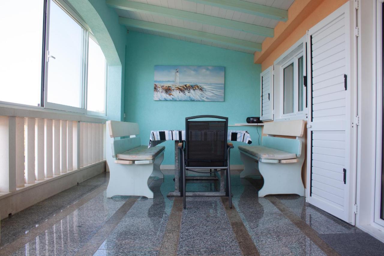 Marcel Apartment Mit Meerblick Trogir Exterior photo